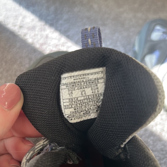 Women’s size 11 Merrell hiking sneakers - Picture 5 of 6